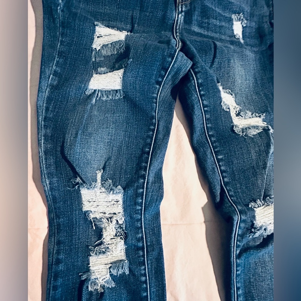 KanCan Distressed Blue Jeans size 28 - Picture 2 of 10